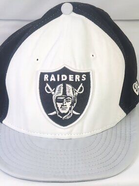 New Era 9FIFTY Raiders NFL Baseball Cap w/Embroidered Logo & Gray Flat Bill